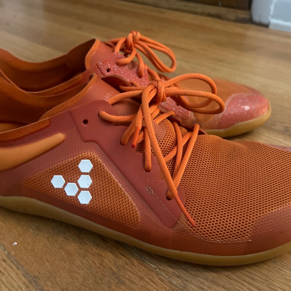 Vivo barefoot size 43 (10) red shoes